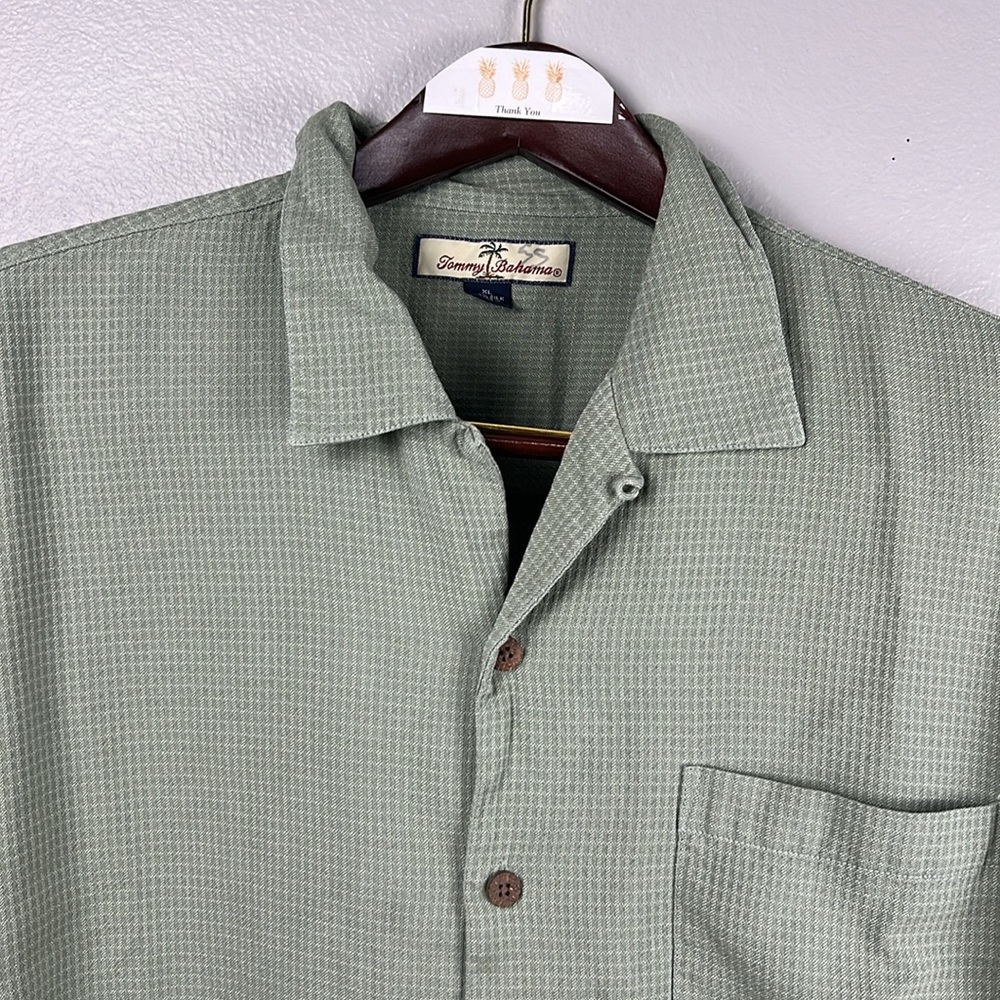 Tommy Bahama Silk short sleeve buttoned up shirt in sage green - size XL